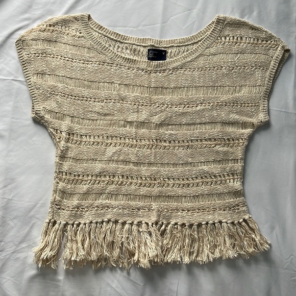 American eagle outfitters short sleeve sweater, never worn - Picture 1 of 4